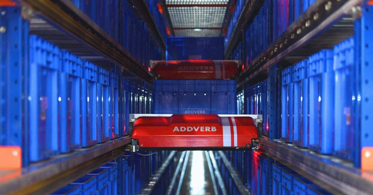 carton-shuttle-system-quadron-performing-storage for-reverse-logistics
