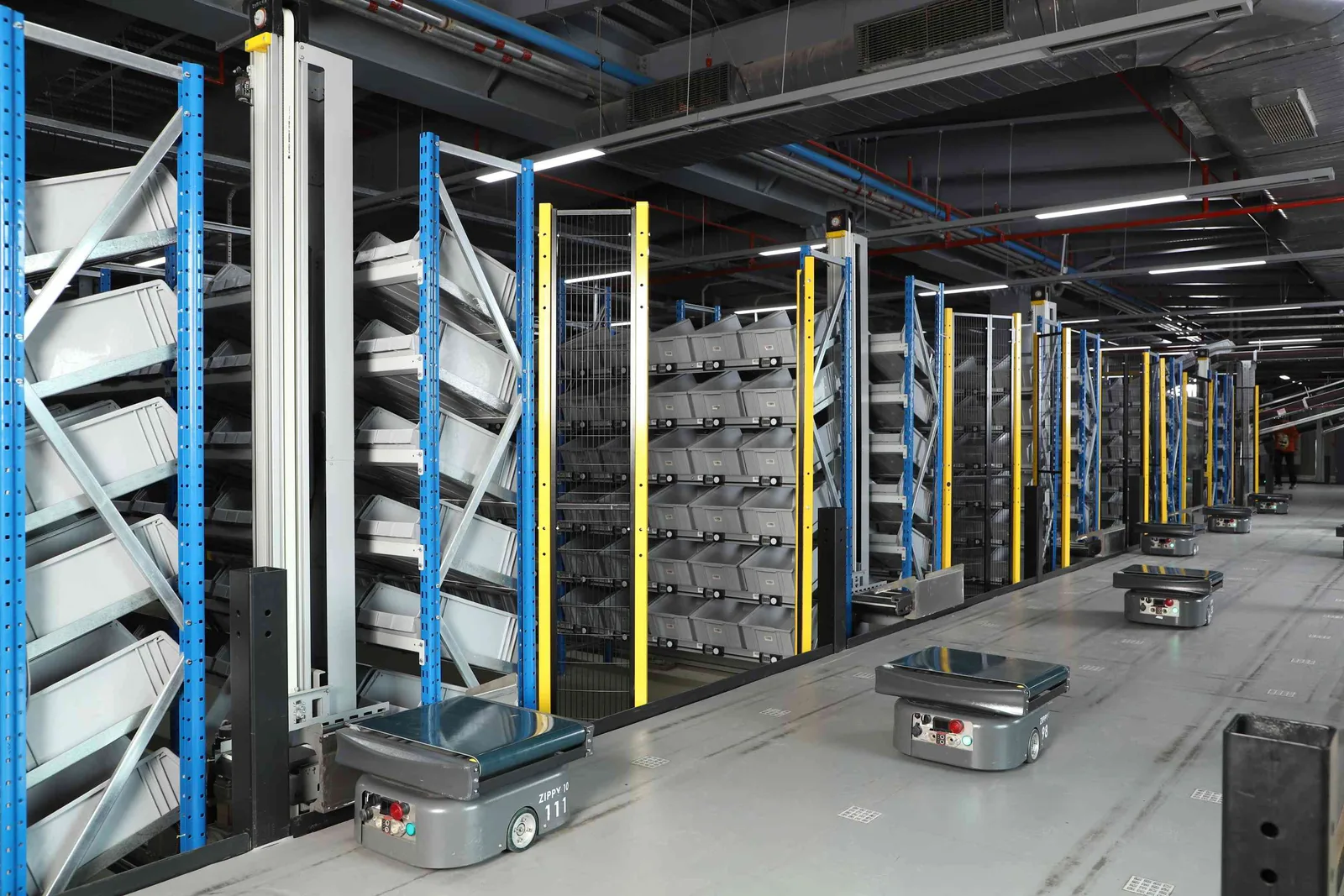 Quadron ASRS at the Lenskart facility